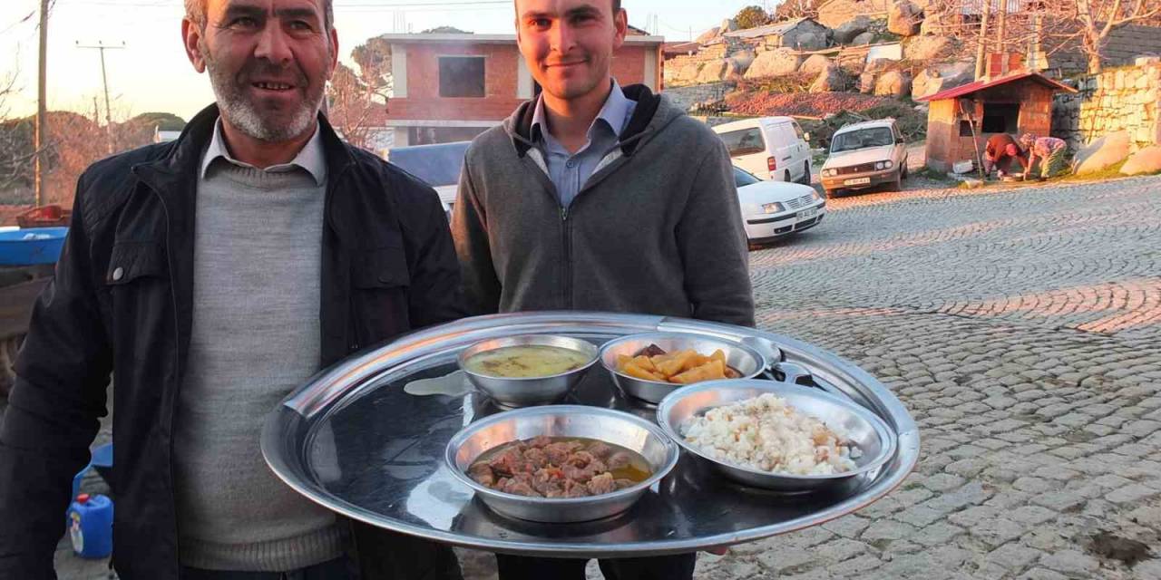 Balıkesir’de Asırlık Toplu İftar Gelenekleri Devam Ediyor