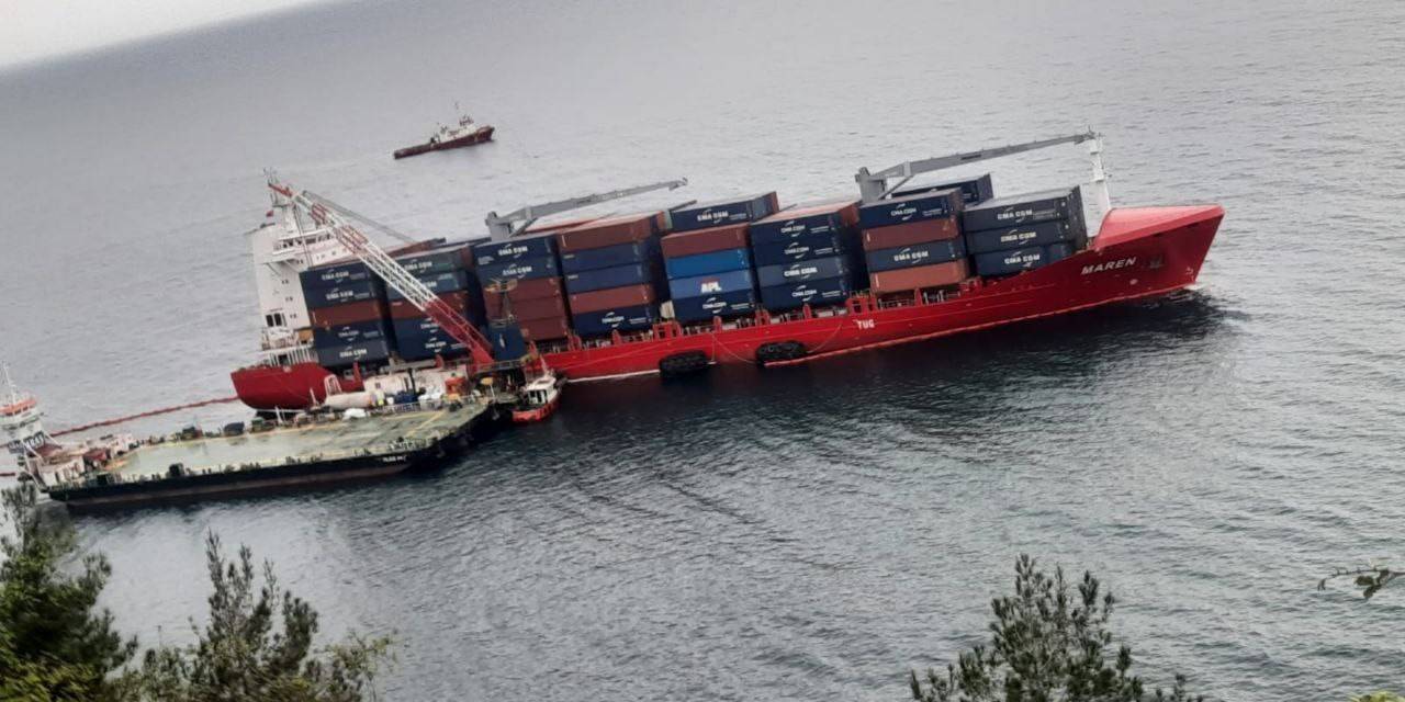 Karadeniz’de Karaya Oturan Gemide Yük Tahliye Çalışması Başlatıldı