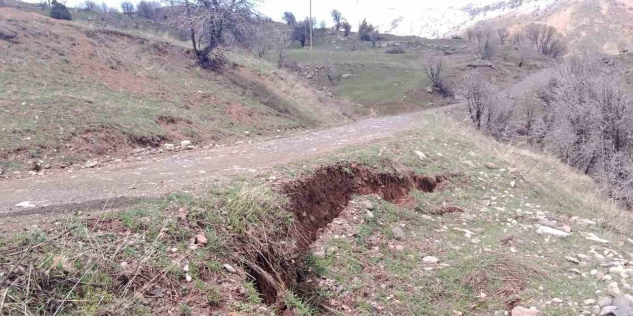 Tunceli İl Özel İdaresi, Sağanak Yağışın Tahribatını Gidermek İçin Çalışma Başlattı
