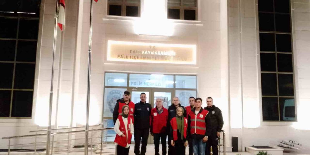 "kavga Var" Diye Çağrılan Polislere İftar Sürprizi
