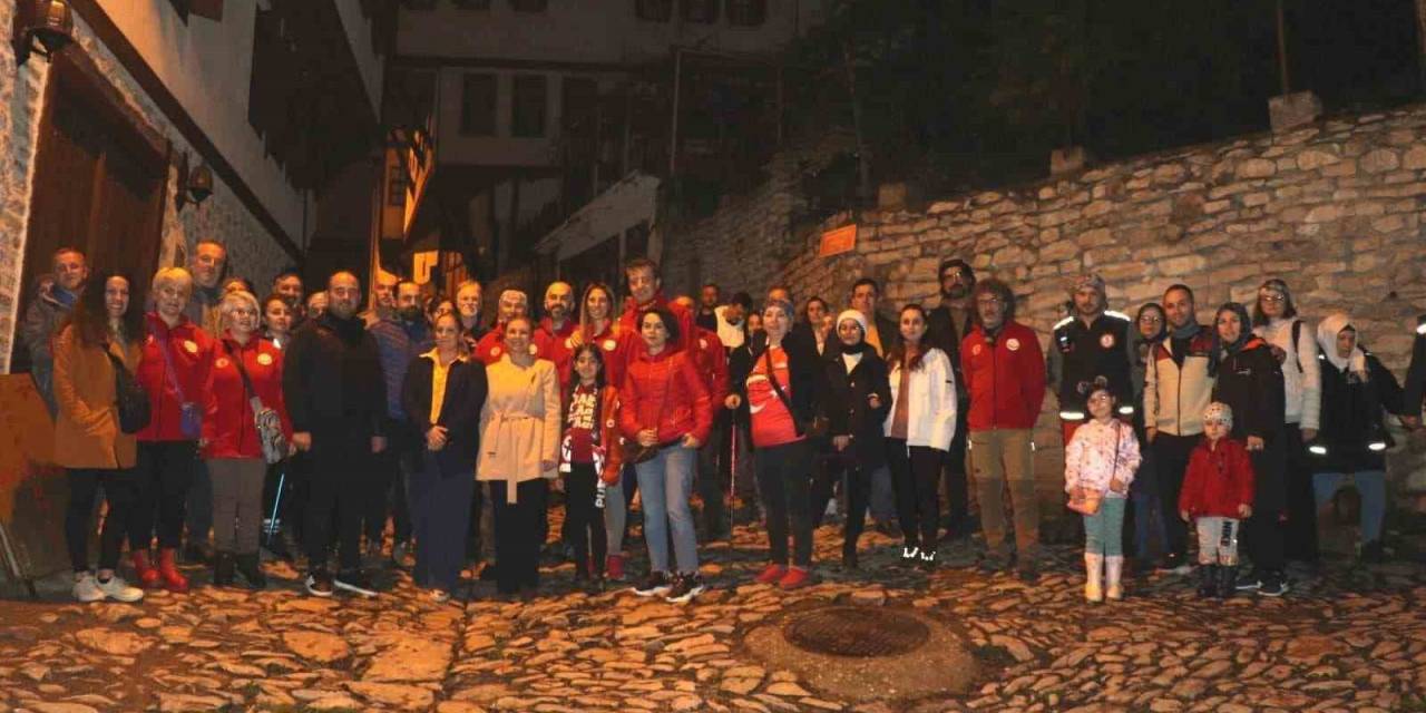 Safranbolu’da Gece Yürüyüşü Etkinliğine Yoğun Katılım Sağlanıyor