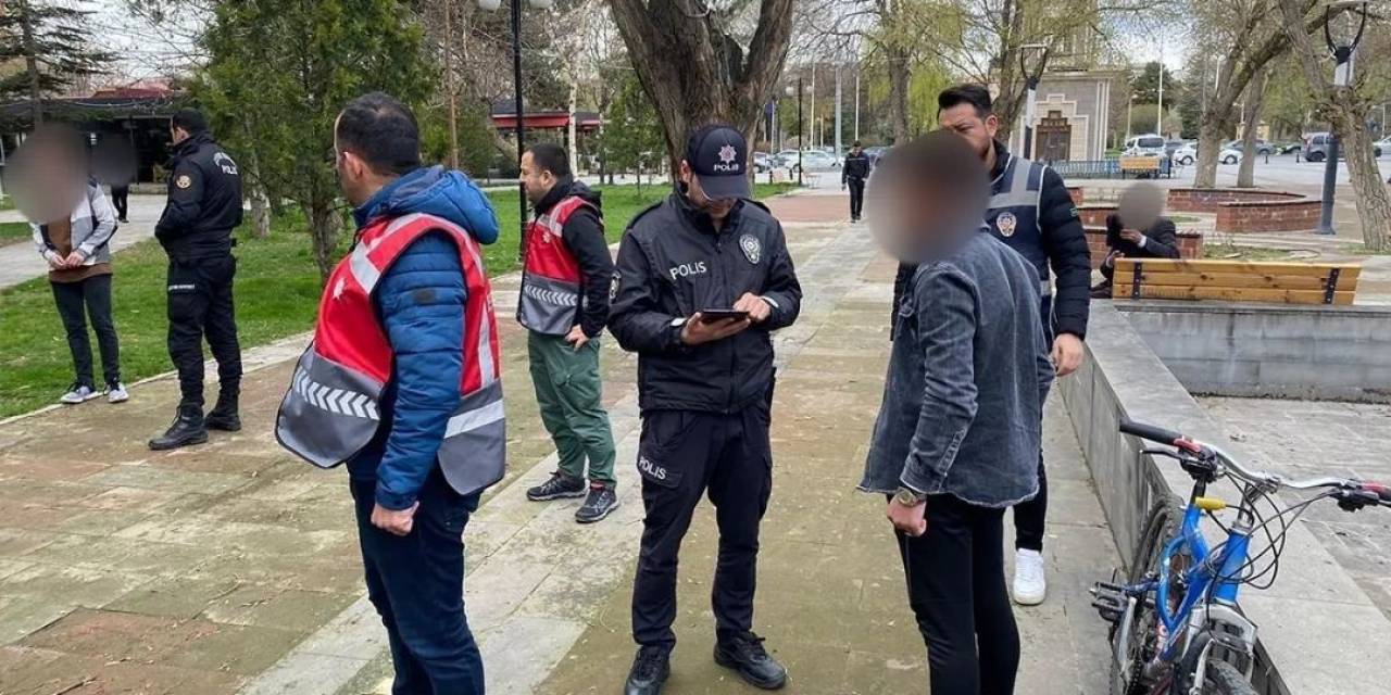 Okul Önlerinde Polis Denetimi