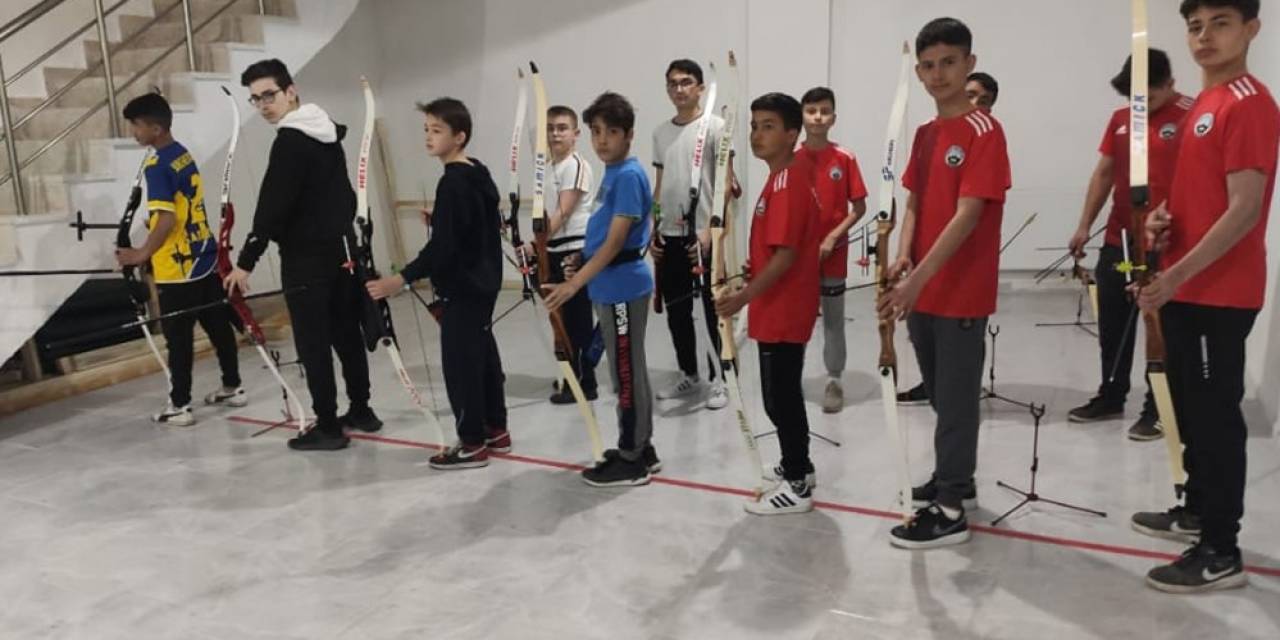 Karaman’da Okçular İl Birinciliği Yarışması Yapıldı
