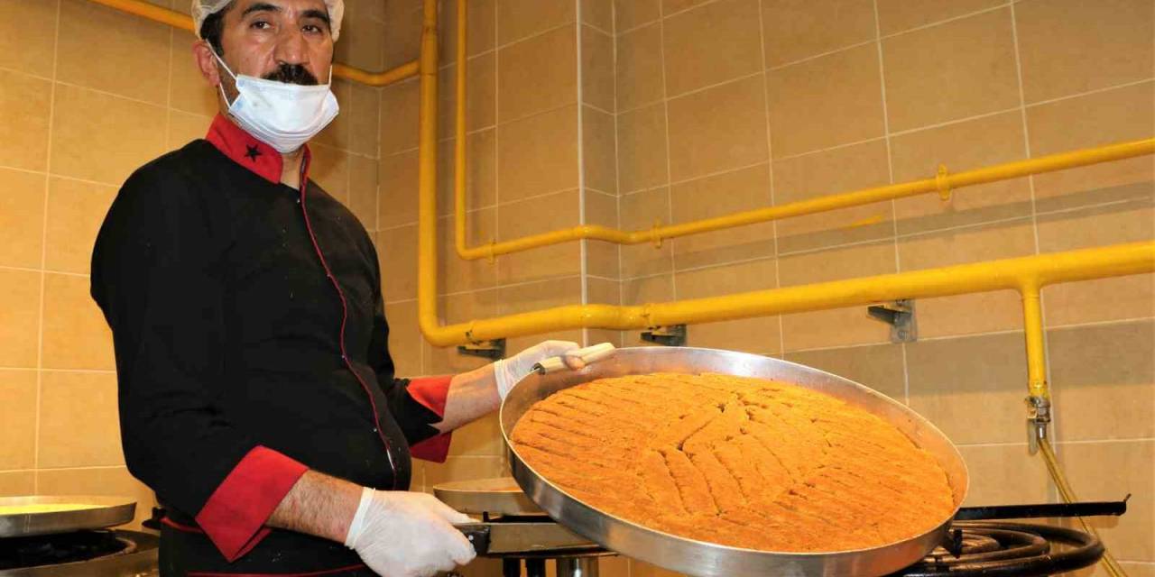 Bayrama Yakın Tatlıcılarda Yoğunluk 10 Kat Arttı