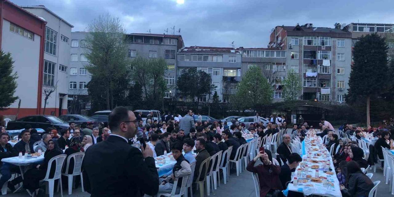 İstanbul’daki Balıkesirliler İftarda Buluştu