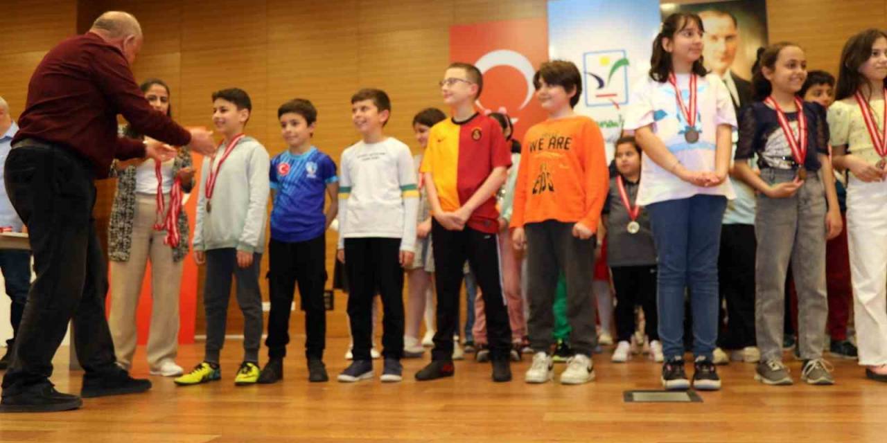 Manavgat Belediyesi’nden 23 Nisan Satranç Turnuvası