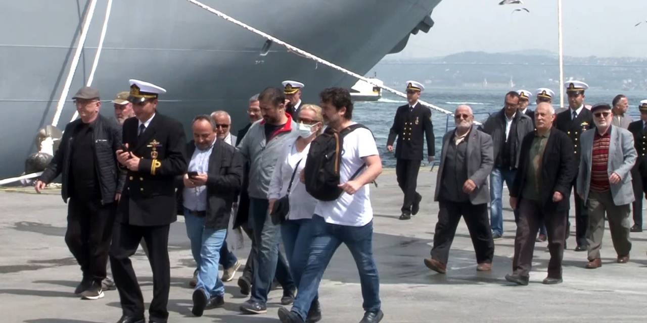 Dünyanın İlk Siha Gemisi Tcg Anadolu Vatandaşların Akınına Uğradı