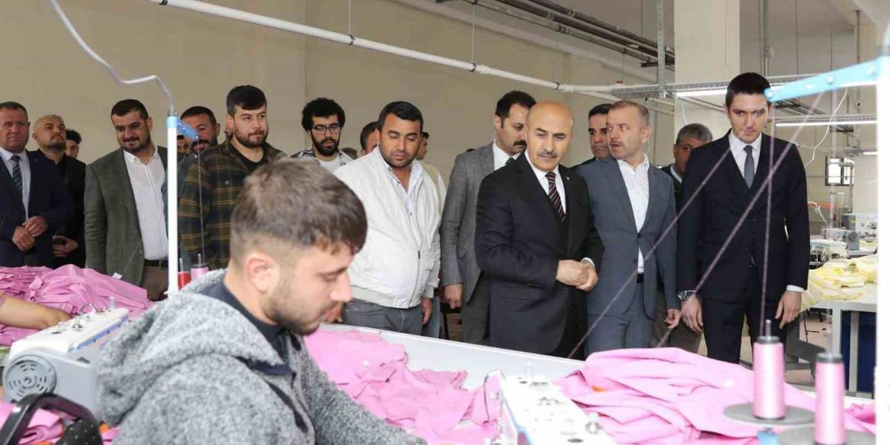 Mardin’de Devlet Eliyle Gençlerin İstihdamı İçin Yapıldı, Fabrikaların İlki Üretime Başladı