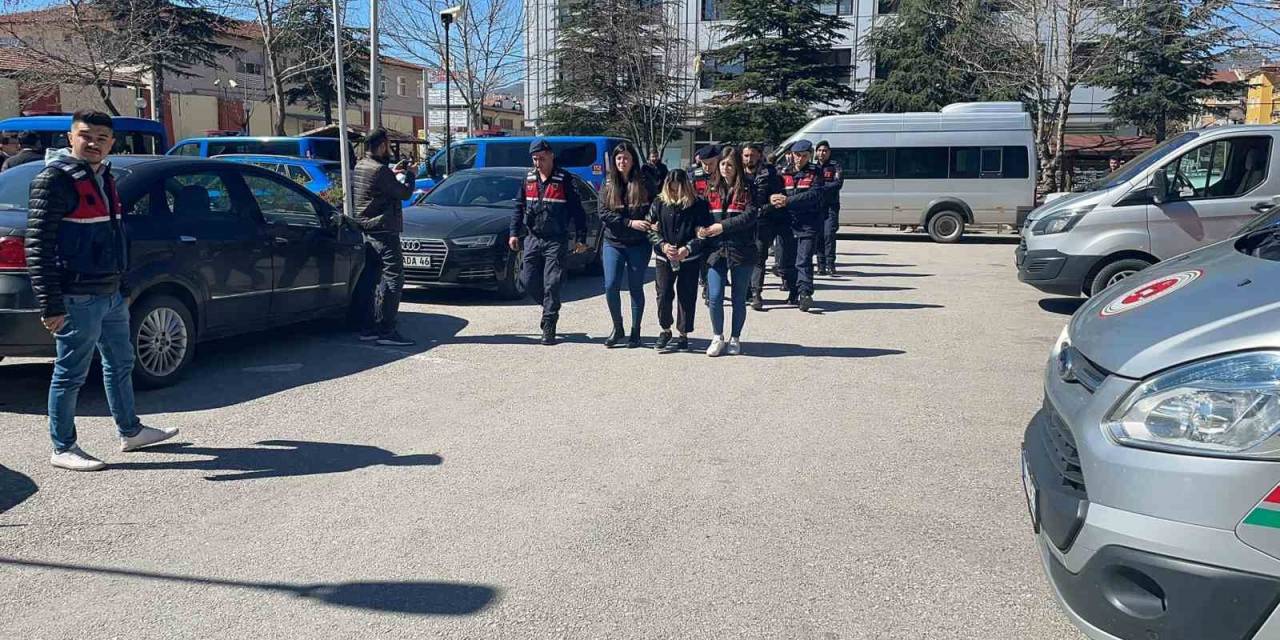 Uyuşturucu Tacirlerine Yönelik Operasyonda 2 Kişi Tutuklandı