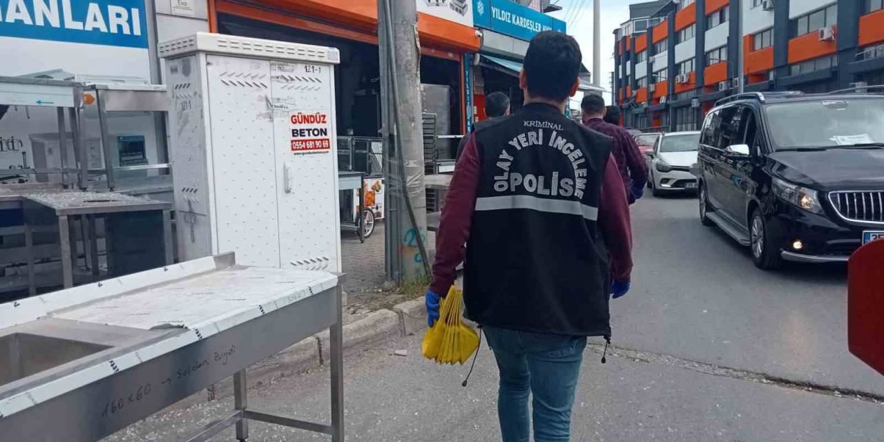 İzmir’de Motosikletli Saldırgan İş Yerlerini Taradı: 1’i Ağır 3 Yaralı