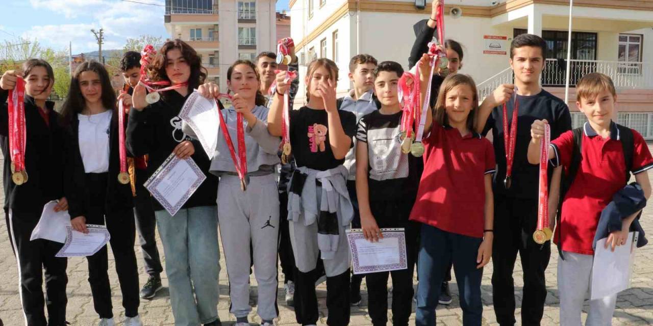 Atletizmde 9 Yıldır Şampiyonluğu Kaptırmıyorlar