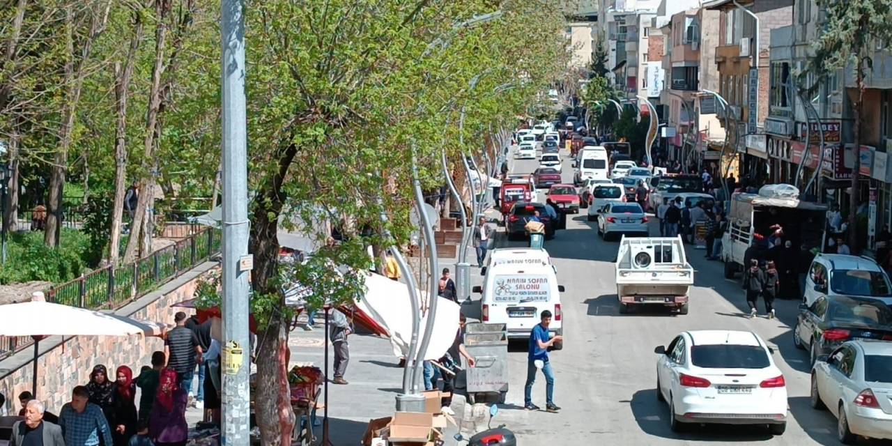 Çarsı Ve Pazarda Bayram Hareketliliği