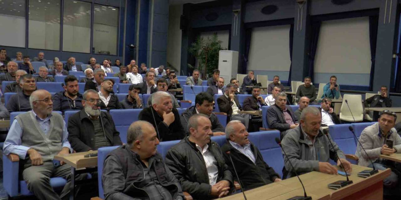 Kayseri’de Otobüsçü Esnafı Belediyede Toplandı