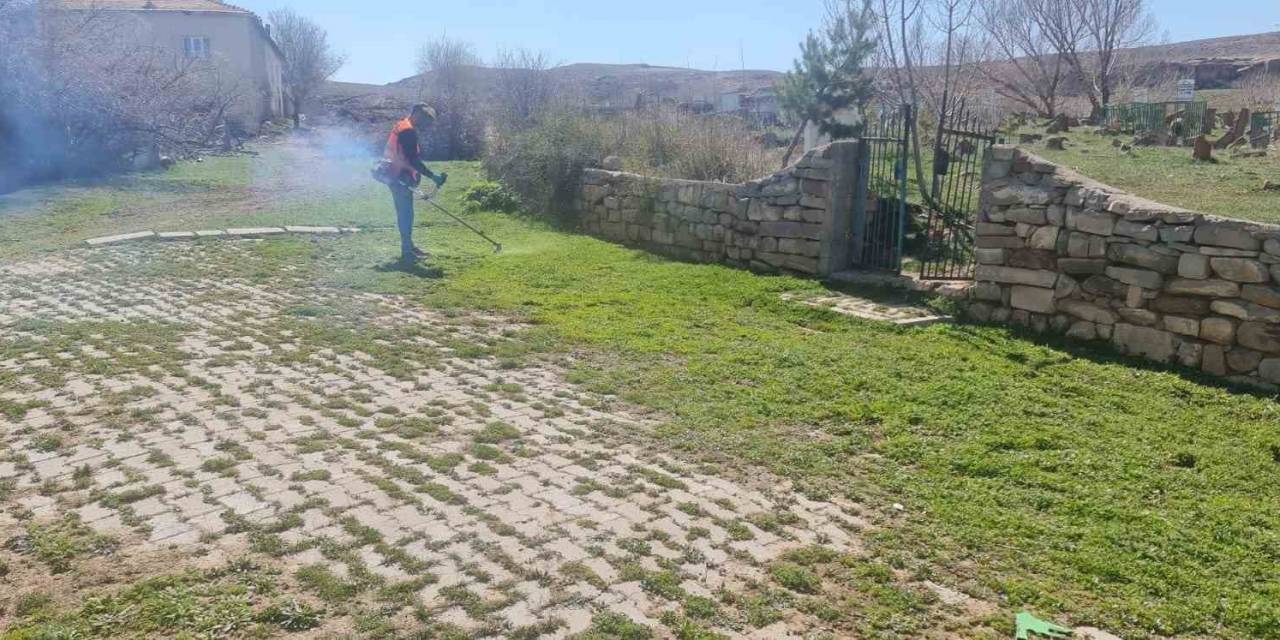 Bünyan Mezarlıklarında Bayram Temizliği Başladı