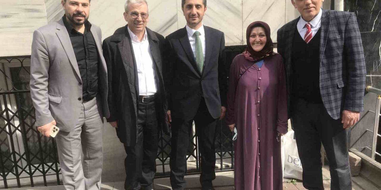 Ak Parti İstanbul İl Teşkilatı Kapı Kapı Dolaşmaya Devam Ediyor