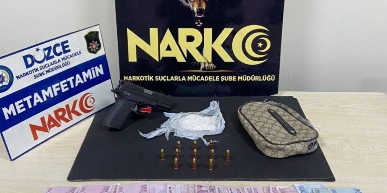 Otoyolda Durdurulan Araçtan Uyuşturucu Çıktı