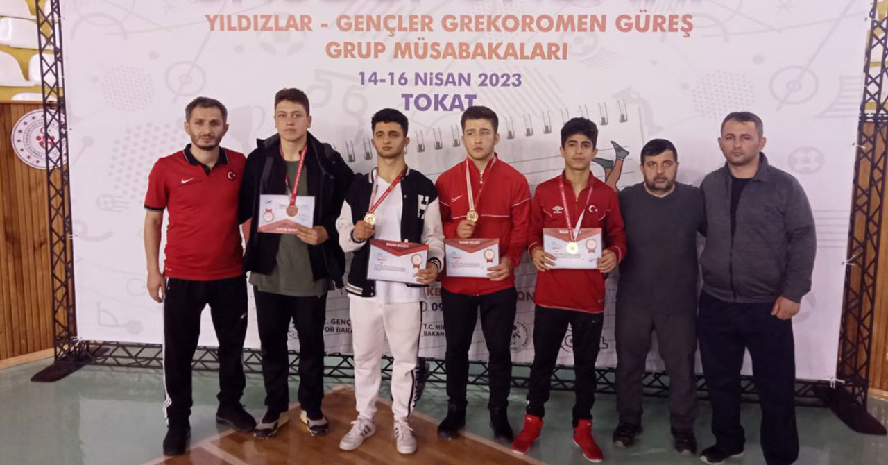 Rize Anadolu İmam Hatip Lisesinden 3 öğrenciden Türkiye derecesi
