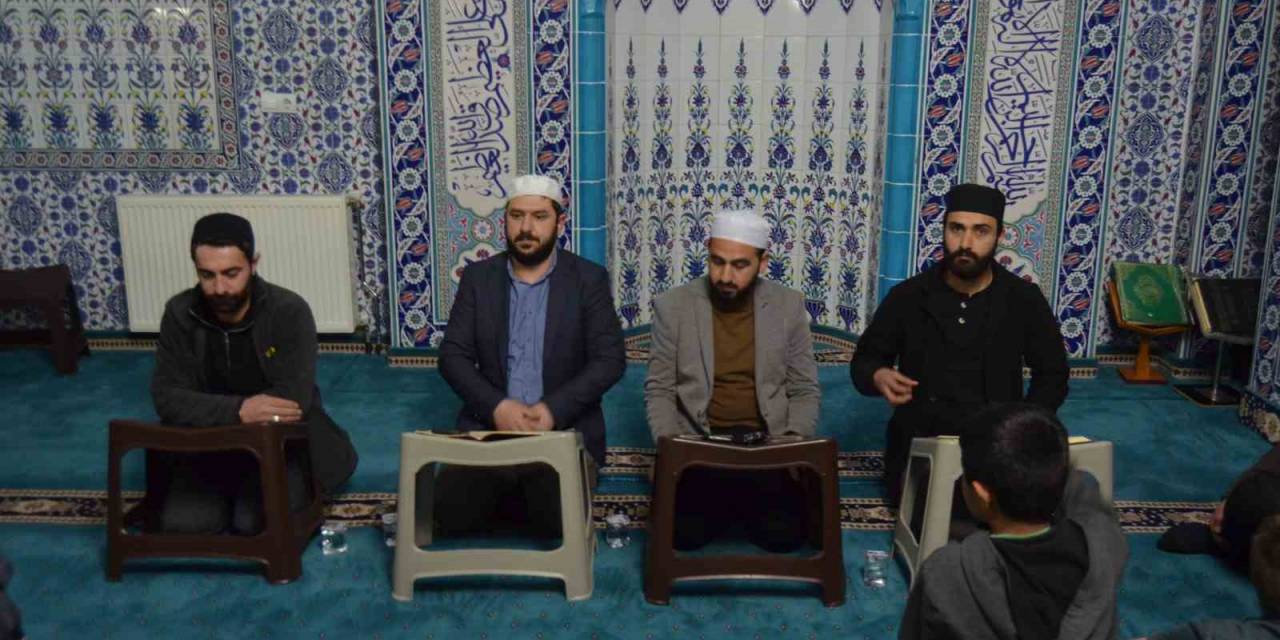 Vartolular Kadir Gecesi’nde Camilere Akın Etti