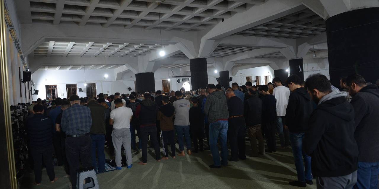 Depremin Merkez Üssü Kahramanmaraş’ta Kadir Gecesi İdrak Edildi
