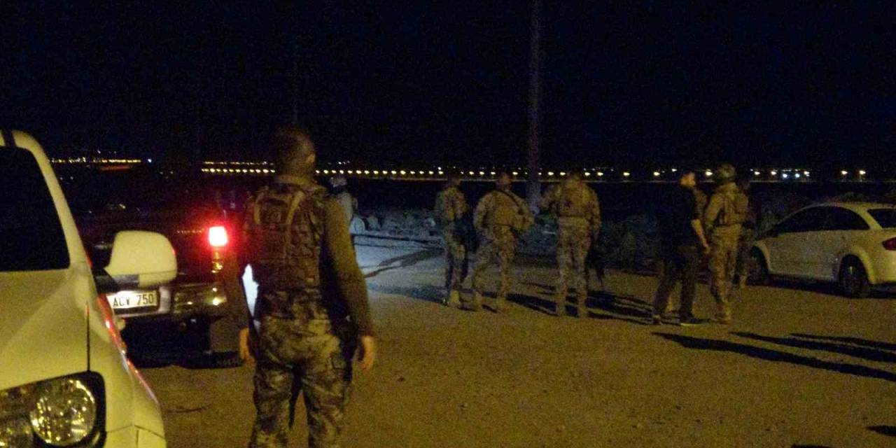 Diyarbakır’da Devriye Gezen Polis Aracına Silahlı Saldırı: 2 Gözaltı