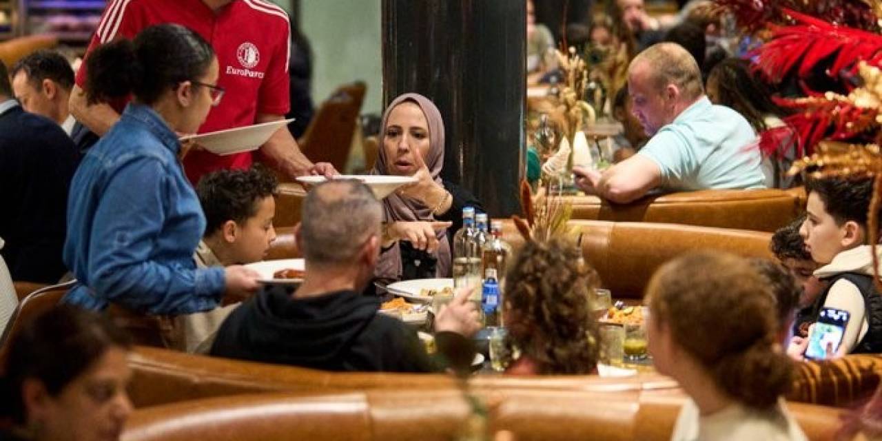 Orkun Kökçü Ve Takım Arkadaşları, İftar Organizasyonu Düzenledi