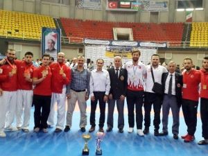 Milli Karateciler 7 Madalya Kazandı
