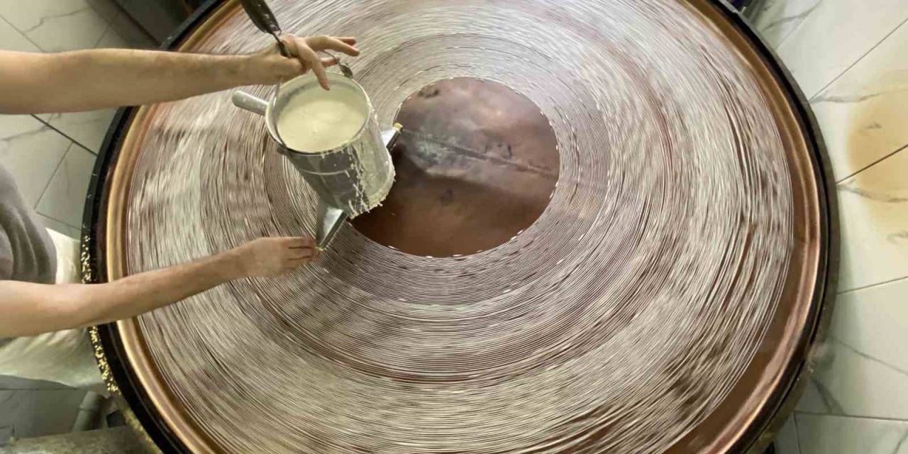 Bayram Öncesi Geleneksel Üretim Tel Kadayıfa İlgi