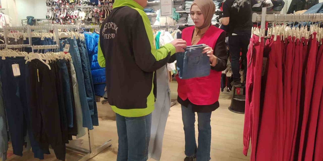 Ağrılı Yetimler Bayramlık Sevinci Yaşadı