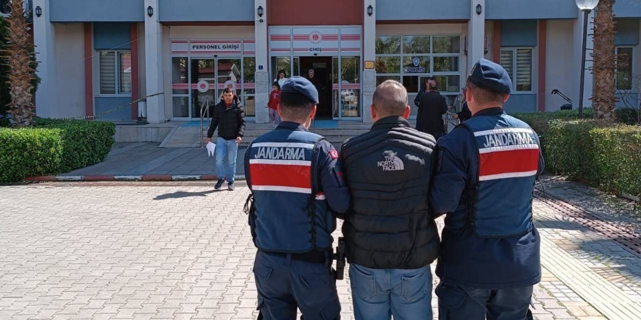 Jandarma 5 Aranan Şahsı Yakaladı