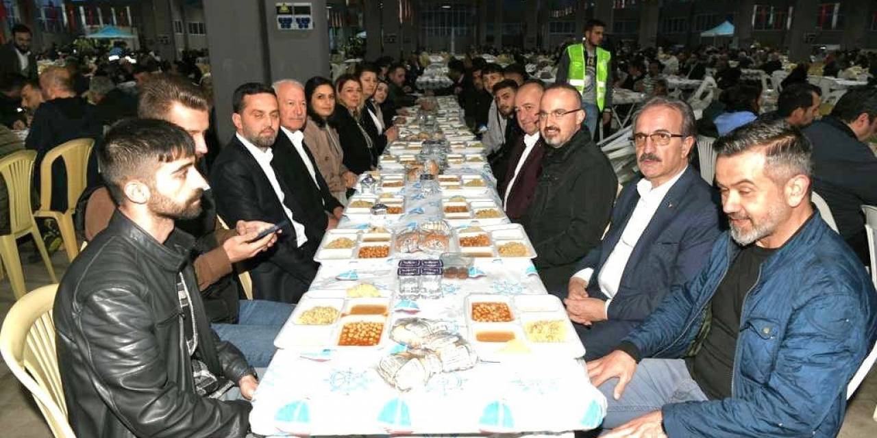 Lapseki Belediyesi’nin Ramazan İftarları Sürüyor