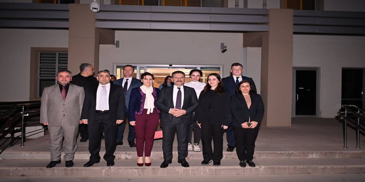 Vali Aksoy, Öğrencilerle İftarda Buluştu