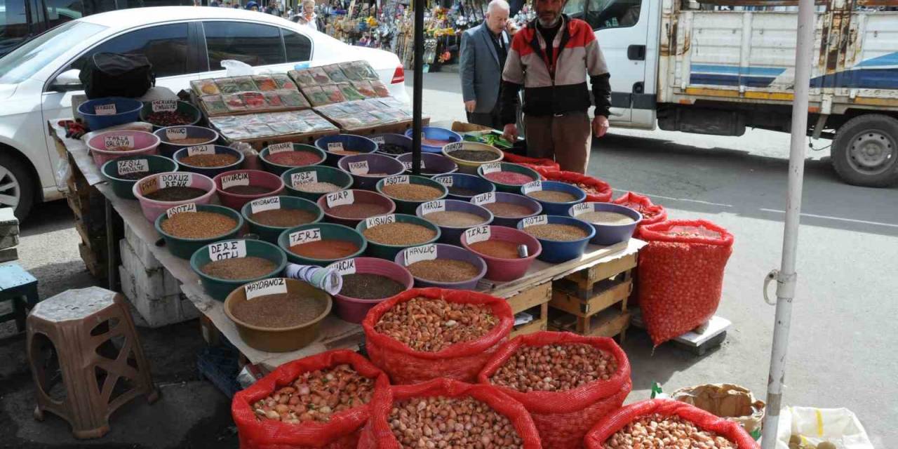 Kars’ta Bostan Tohumları Satışa Sunuldu