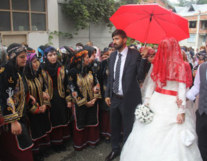 Rize'de Köy Düğünleri Yeniden Canlanıyor