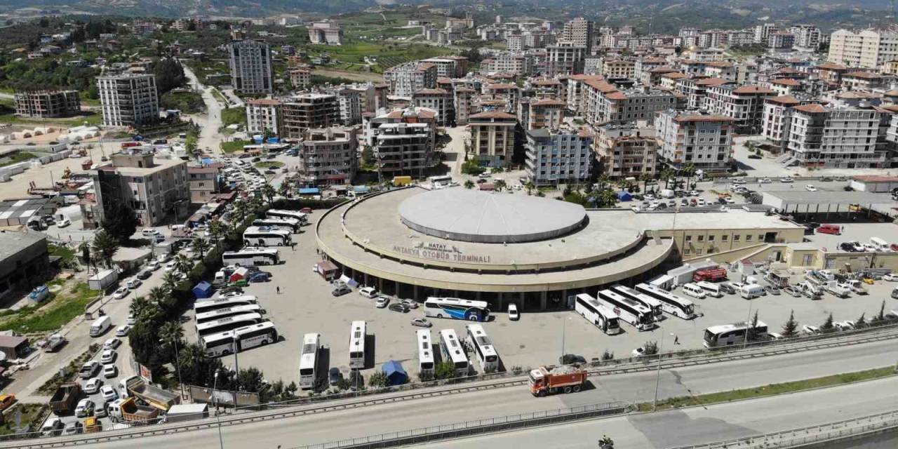 Yıkıkların Arasında Bayram Yolculuğu