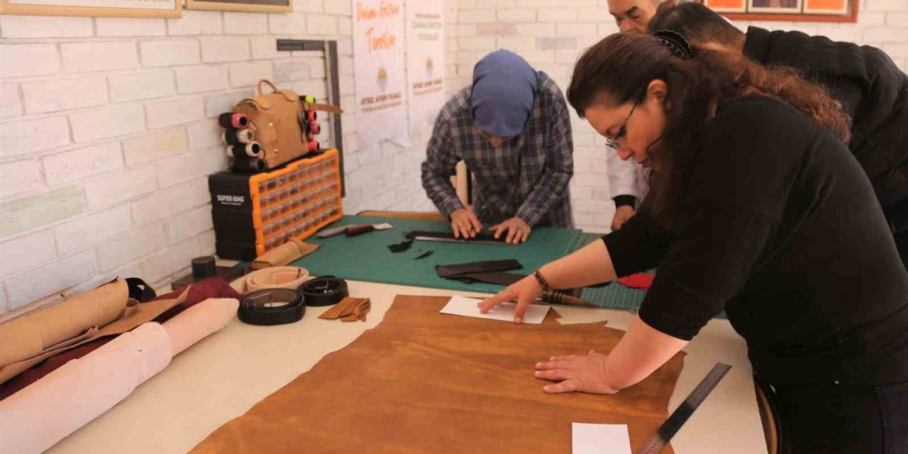 Toroslar Belediyesinin Deri İşletmeciliği Kursu Gelir Kaynağı Oldu