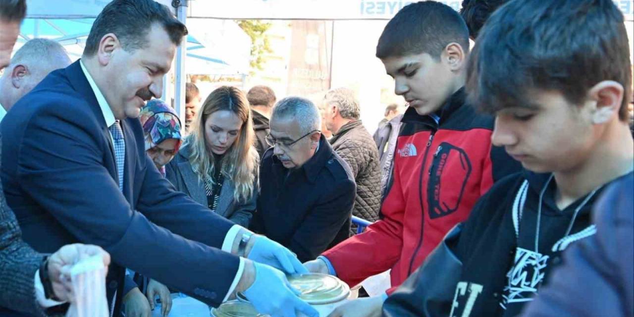 Balıkesir Büyükşehir 120 Bin İhtiyaç Kolisi Dağıttı