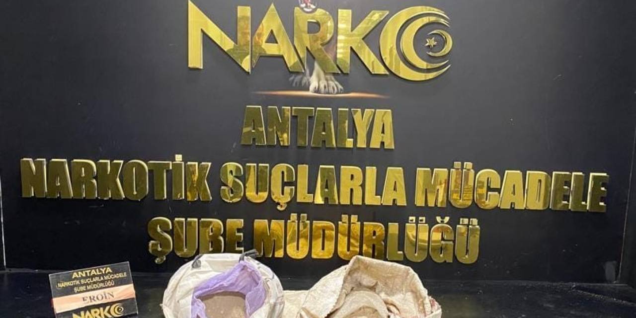 Dedektör Köpek Çaki, Ormanda 8 Kilo 420 Gram Uyuşturucu Buldu