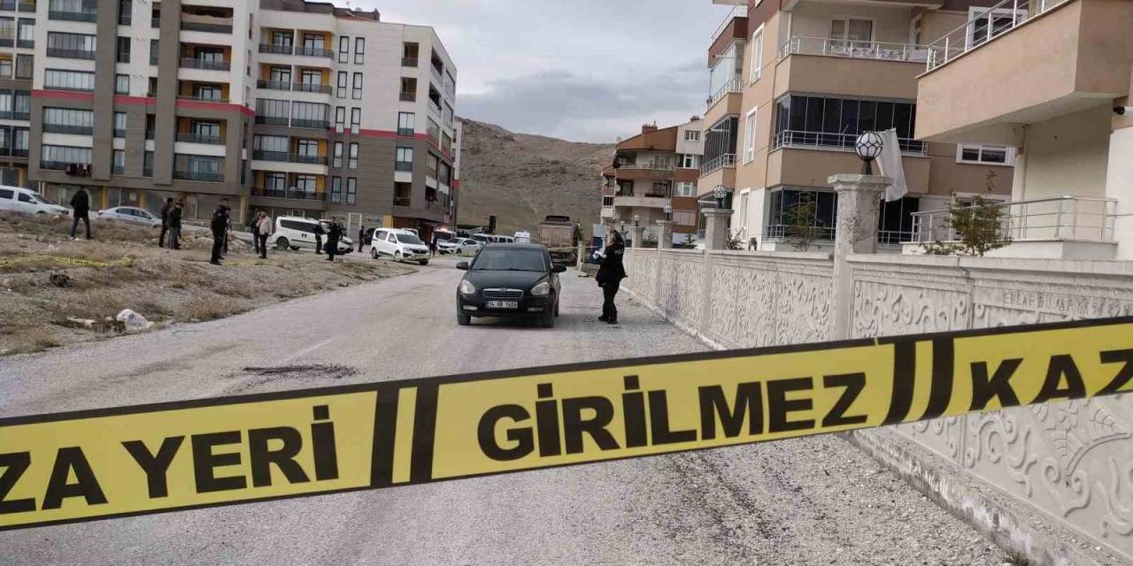 Komşusunu Öldüren Baba Oğul Tutuklandı