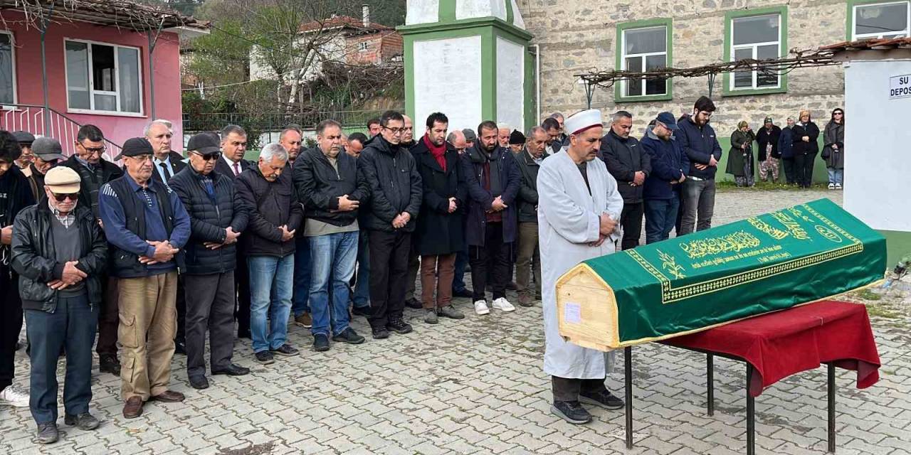 Yönetmen Nuri Bilge Ceylan’ın Annesinin Cenazesi Çanakkale’de Toprağa Verildi