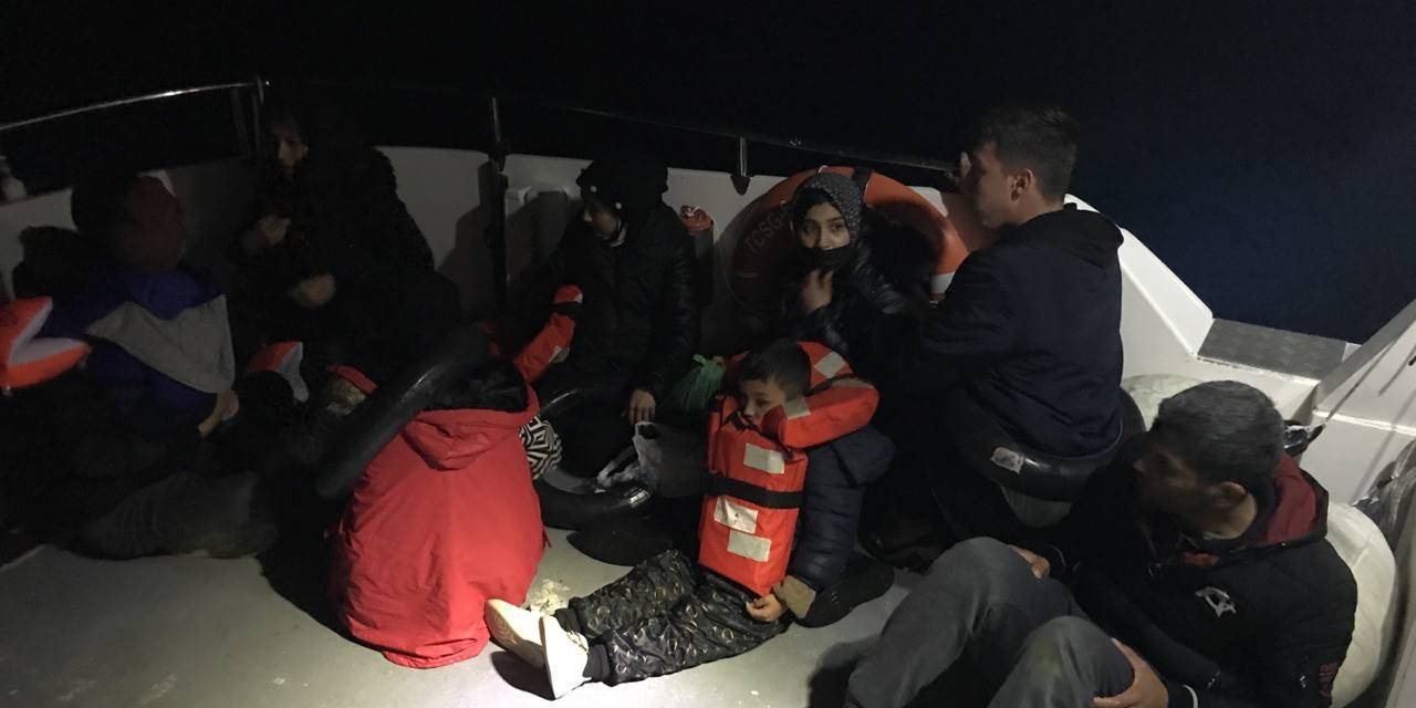 Ayvacık Açıklarında Sürüklenen 10 Kaçak Göçmen Kurtarıldı