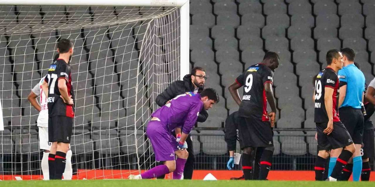 Spor Toto Süper Lig: Fatih Karagümrük: 2 - Ümraniyespor: 1 (ilk Yarı)