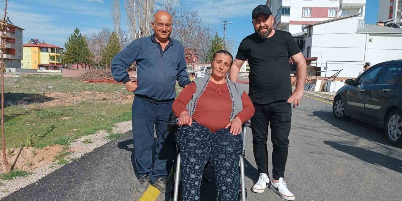 Vanlı Amcan’dan Engelli Aracı Enkaz Altında Kalan Depremzedeye Yeni Akülü Araç
