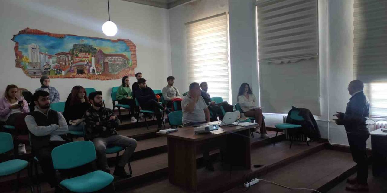 Adak-sar Ekibine Orman Gönüllüleri Sertifikası Verildi