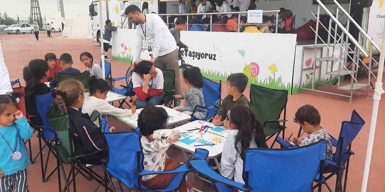 Depremzede Çocukların Yüzleri Etkinliklerle Güldü
