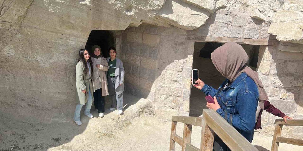 Depremzedeler Kapadokya’yı Gezdi
