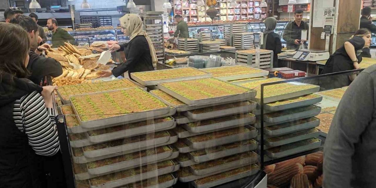 Batman’da Tatlı Üreticilerini Bayram Heyecanı Sardı