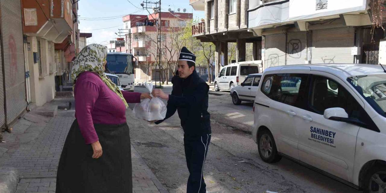 Şahinbey’den İhtiyaç Sahibi Vatandaşlara Sıcak İftar Yemeği