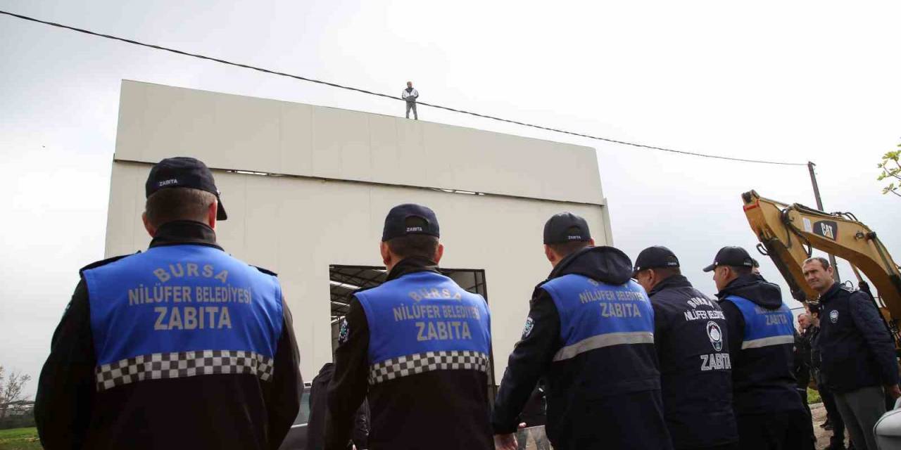 Bursa’da Kaçak Yapıyı Yıktırmamak İçin Canını Hiçe Saydı
