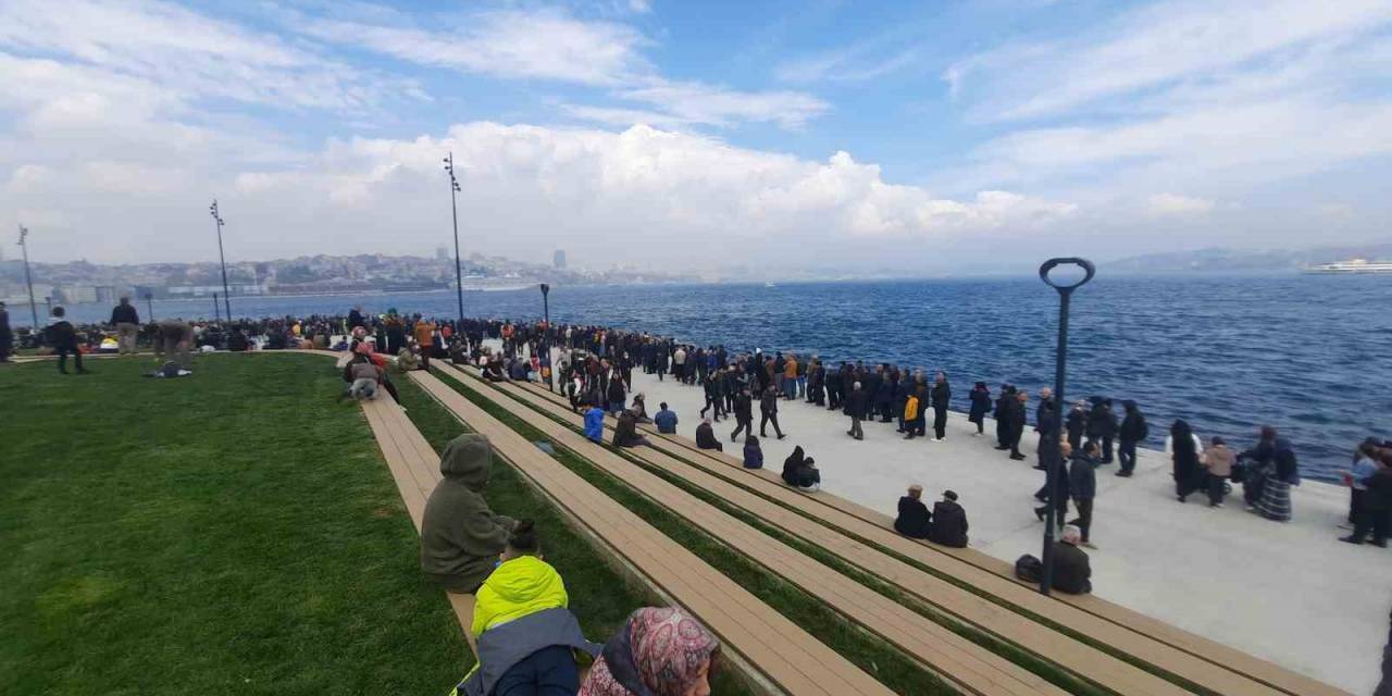 Tcg Anadolu’ya Vatandaşların Yoğun İlgisi Sürüyor