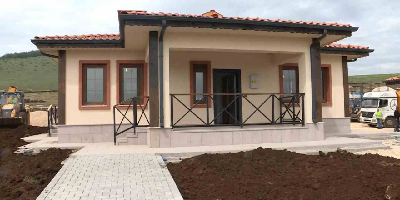 Bakan Kurum: “devletimiz Çifte Bayram Yaşatıyor, Çok Zor Günler Geçirdik Ama Birlikte El Ele Atlatıyoruz, Atlatacağız”